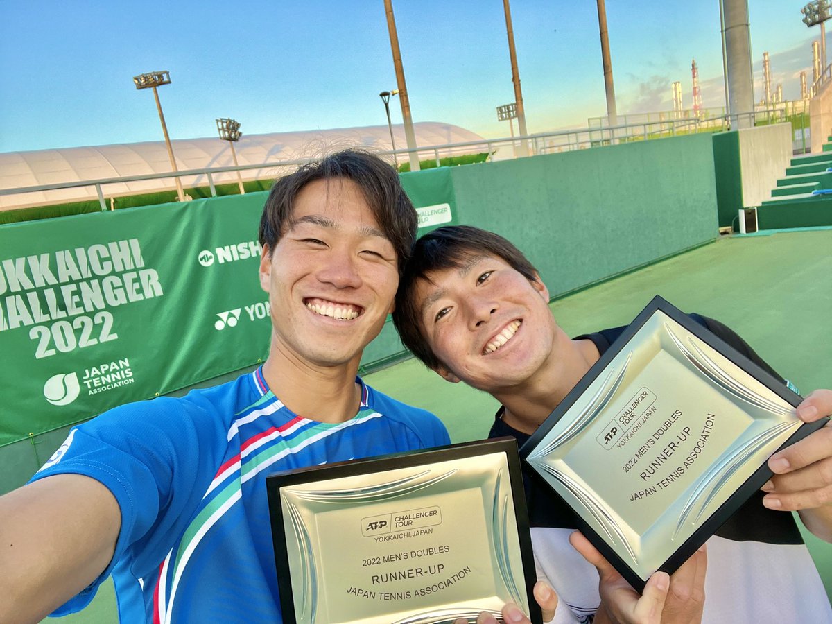 imamura_1123's tweet photo. 四日市チャレンジャー🇯🇵
今年最後の大会はダブルス準優勝でした🥈
慶應に続き決勝で負けましたが、最後まで楽しくプレーできました！
りお様に感謝です🙇‍♂️
来年はシングルスでももっと活躍できるよう頑張ります！！

名古屋でのひつまぶしは激混みで諦めました。悔しいです。
#四日市チャレンジャー https://t.co/DHMP65Aguy