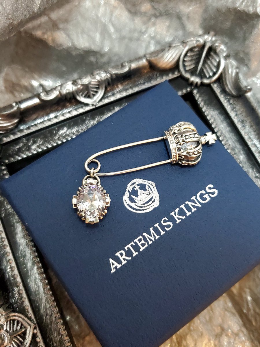 StarGardenSG_u's tweet photo. 【ARTEMIS KINGS】
2022 "NewCollection"
CROWN×(CzBK+SmokeyQuartz)
『 ツインクラウンピアス 』 ¥13200-
CROWN×CzBK
+CurbChain×Arabesque 『 クラウン喜平リング 』
size9/11/13/15/17/19号 各¥11000-
CROWN×(SafetyPin+CzWH)
『 クラウンセーフティピン 』¥8800- https://t.co/OFHQFOfzAu