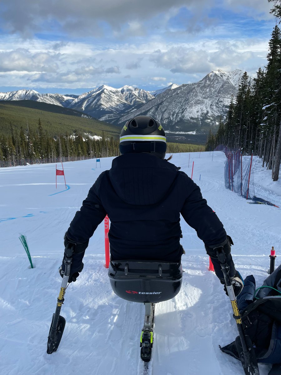 sitskishona's tweet photo. Getting my slalom groove on...

#sitskishonaontour #paraalpineskiing https://t.co/uJvPfDj9Bj