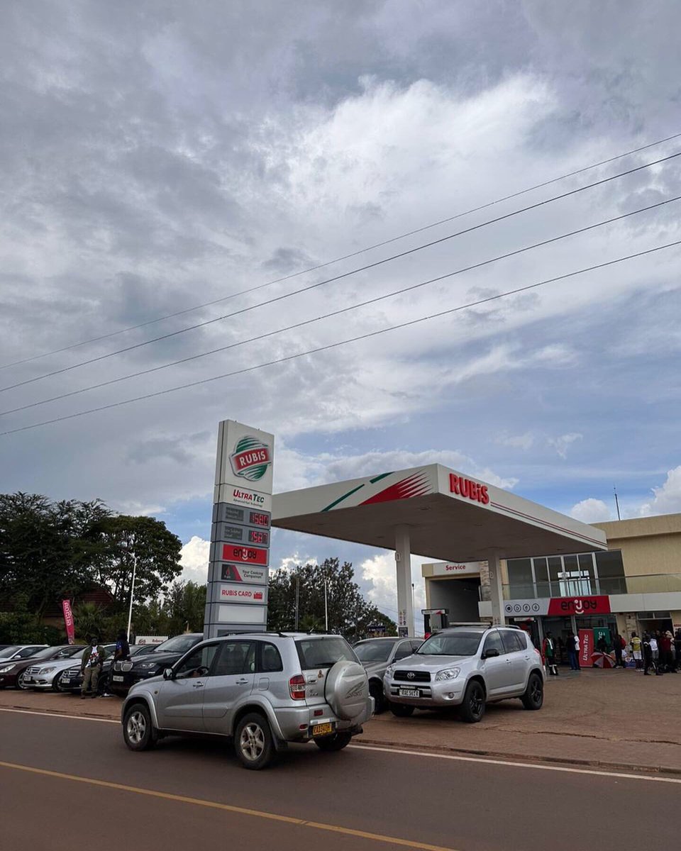 The first edition of the German cars meat-up is ON! 💫 

Free 10L of #UltraTecFuel ⛽️: ✅. 

Are you ready to fly on the road?

#XtraXperienceAwait #FuelWithRubis #JustForFun #RaceForFun