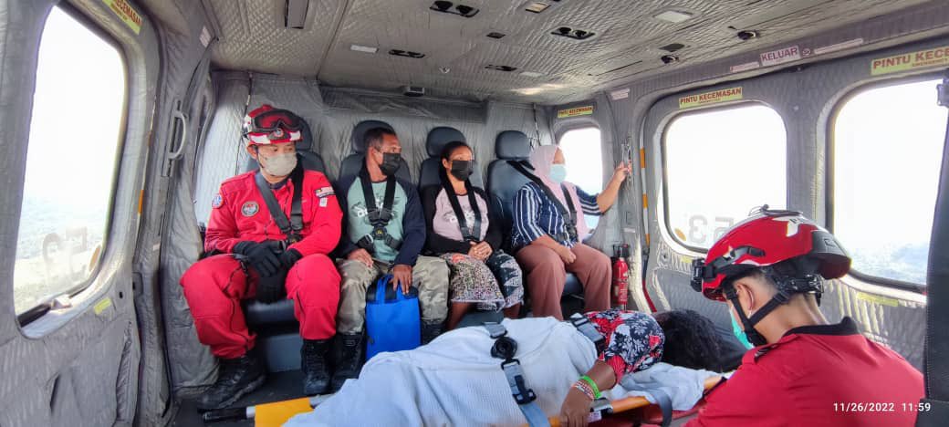 MEDEVAC 'A'  DAKOH LZ DAN BERING LAMA LZ , GUA MUSANG, KELANTAN
AW188 (9M-BOF)
BOMBA 09
26/11/22
<a href="/KP_bombaJBPM/">YAS Dato' Sri Abdul Wahab bin Hj Mat Yasin</a> <a href="/NaziliMahmood/">Nazili Hj. Mahmood</a> <a href="/OperasiJbpm/">PangkalanOperasiUdara Miri, JBPM</a> <a href="/capt_saiful/">Muhammad Saiful Nizam Bin Samsudin</a> <a href="/rizalbomba/">Mohd Rizal</a> <a href="/MUHAMADAZMIBIN4/">MUHAMAD AZMI BIN ISMAIL</a> @bombaJBPM