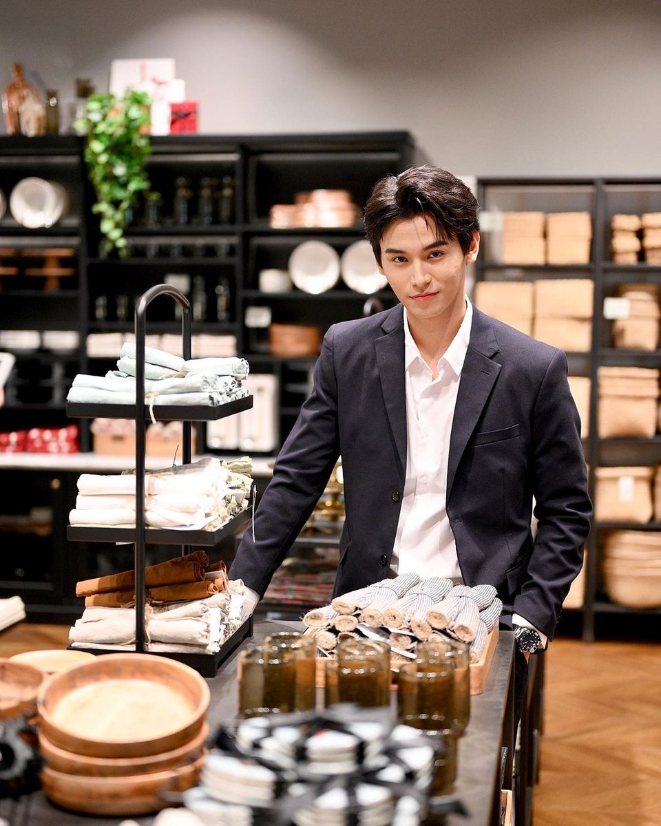jafirstfamilyph's tweet photo. [11.26.22]

IG Post: tripleeight.ent

#hmHOMExJaFirst 🏠💐

#JaPhachara #จาพชร #TeddyJa https://t.co/9jkCW5wWPb