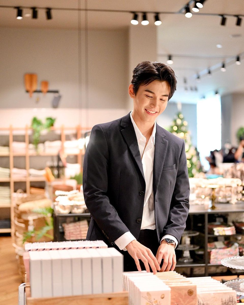 jafirstfamilyph's tweet photo. [11.26.22]

IG Post: tripleeight.ent

#hmHOMExJaFirst 🏠💐

#JaPhachara #จาพชร #TeddyJa https://t.co/9jkCW5wWPb