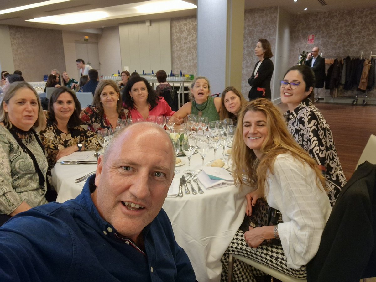 CarlosLorenzoG6's tweet photo. Gracias por compartir mesa #proyectoSI https://t.co/13MG2sESc4