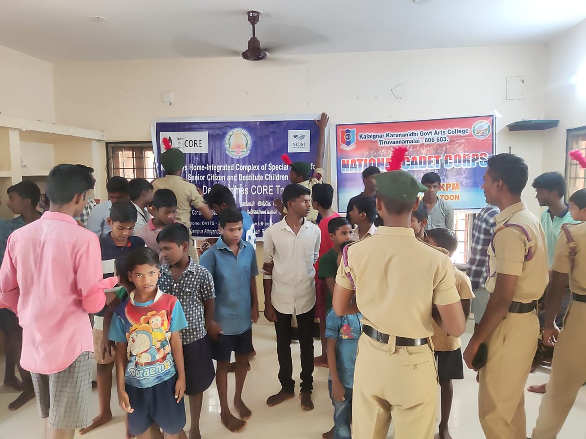 NccTvmalai's tweet photo. Kalaignar Karunanidhi Govt Arts College Tiruvannamalai NCC cadets celebrated NCC Day by donating food to Destitute children in homes, located at  Athiyanthal village, Tiruvannamalai https://t.co/KYRGBiZxrK