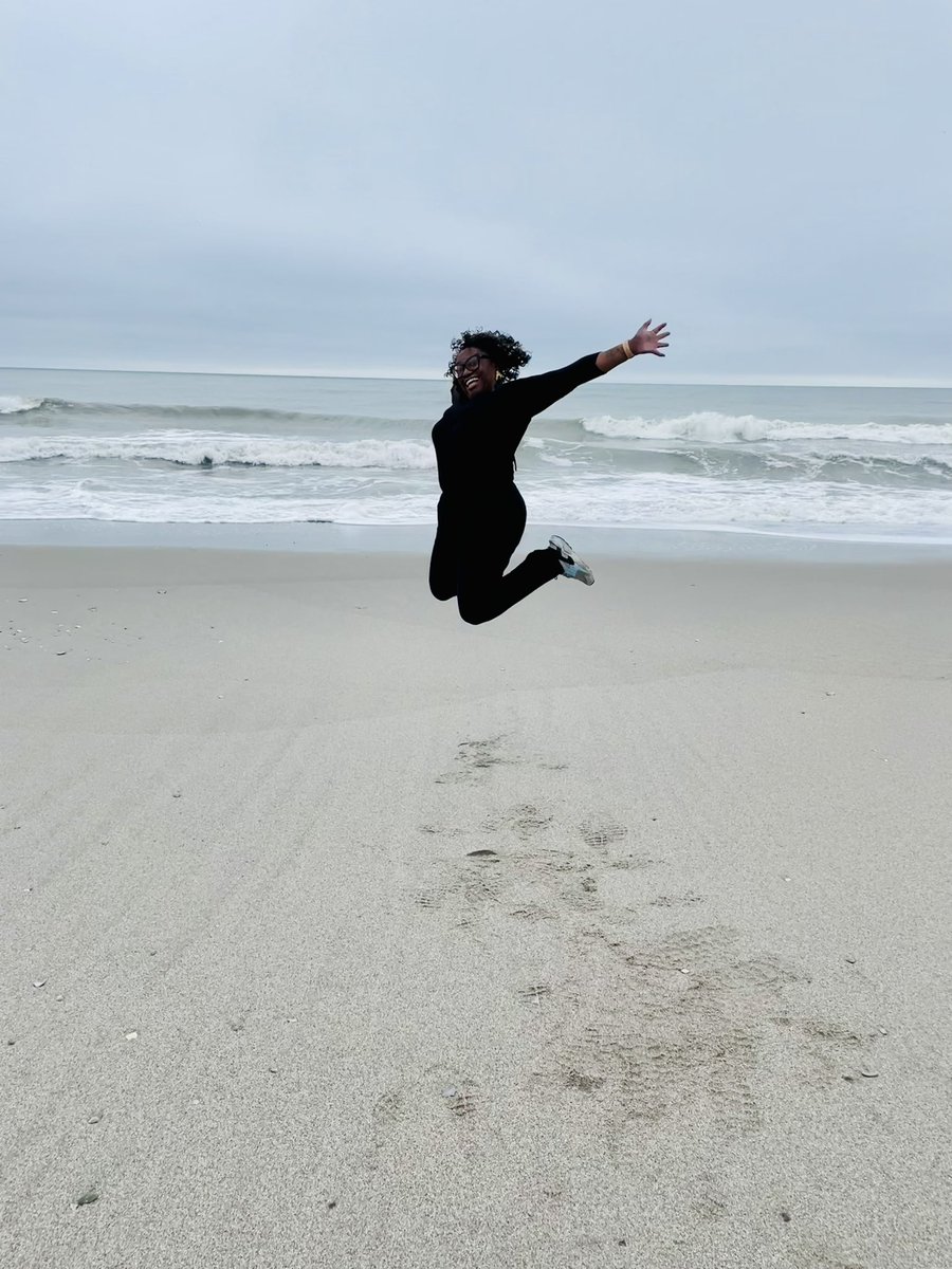 DrVickel's tweet photo. My niece captured this moment for me! There’s something about being near the water: joy, peace, clarity, and the reality, I can still jump high 🤣. The Joy I have, the world didn’t give it to me. #focusforward #KindnessMatters #Iamdeserving #humbleheart #lettinggo https://t.co/XChwgUXFLR