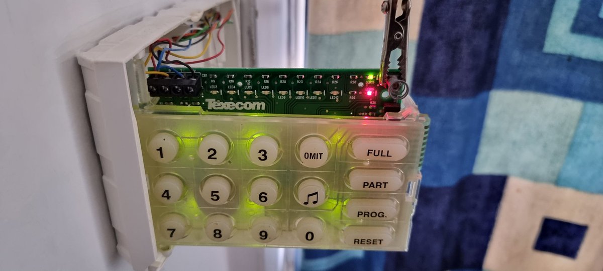 hooskworks's tweet photo. Back onto the rkp reverse engineering. I've decided I need to know about what happens on the wire of a working system if the rkp I've bought won't tell me anything. Luckily, I've hit hacking lvl 100 and can perform a tamper switch bypass. https://t.co/gKSX5lcIN8