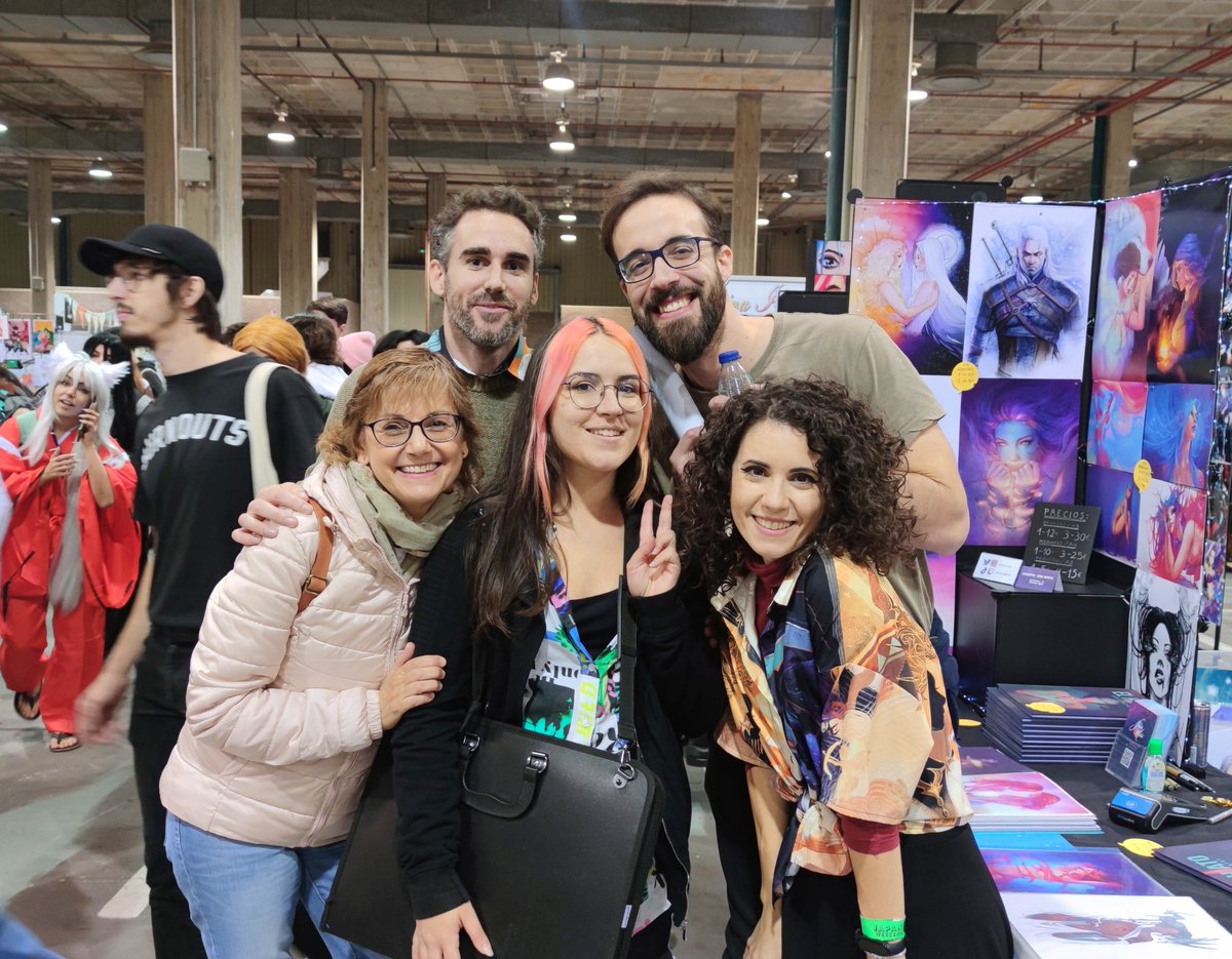 La de gente bonica que se me ha juntado en un momento en el stand! <a href="/creandoinfinito/">Soy Zune</a> <a href="/cocoaspen/">Cocoaspen</a> <a href="/AdrianLlob/">AdrianWolve</a> y súper Mamen!