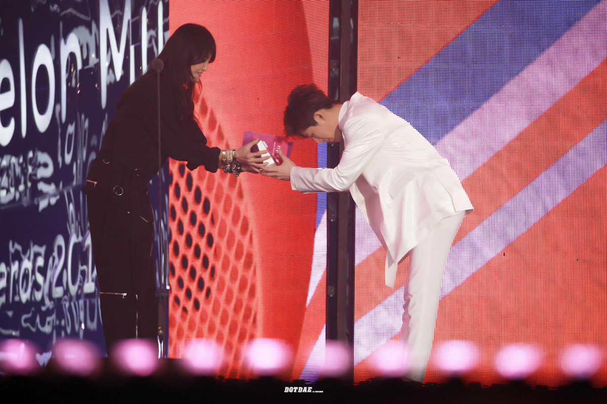 The youngest idol to ever win MMA swoty, not to mention he also bagged the record production of the year the following month and became a full KOMCA member just 3 years after debut? This is written in stone I’m sorry to everyone Hanbin is mad talented 🤷‍♀️