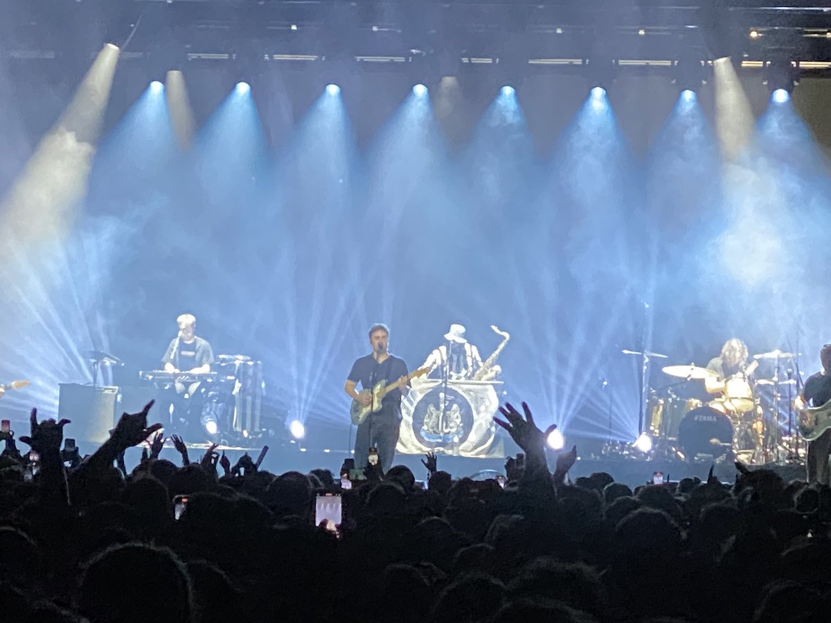 Dear <a href="/RadioX/">Radio X</a>, I’ve just seen <a href="/samfendermusic/">Sam Fender</a> live at <a href="/HordernPavilion/">Hordern Pavilion</a> in my adopted city of Sydney. He was unbelievable. Thank you introducing me to his music ❤️❤️❤️