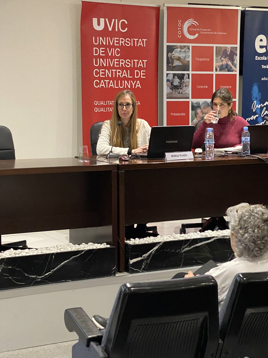 COTOC_cat's tweet photo. Comença la primera ponència de la segona taula amb Núria Plaza que ens explica la Integració de la Teràpia Ocupacional en l’Atenció Primària.
#TOsuma
@salutcat @govern @icscat @perevirgilicat https://t.co/JqF7RqnIgS