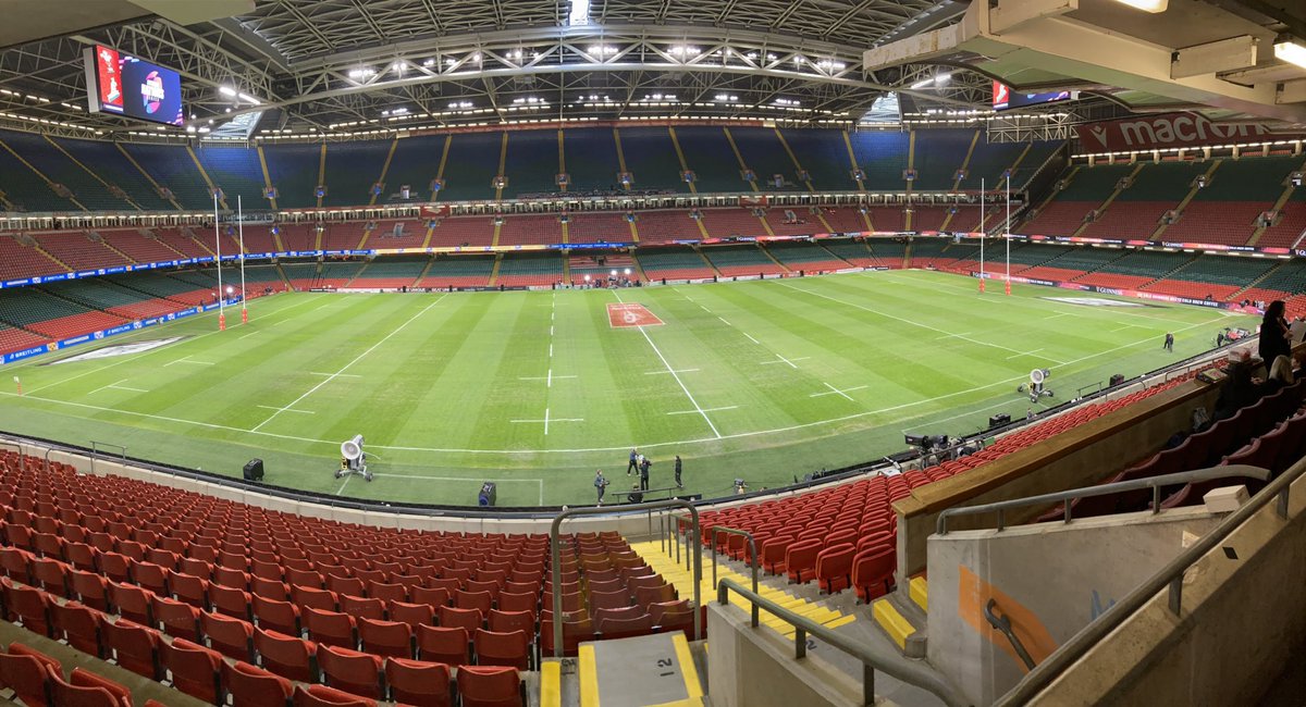 geraintrugby's tweet photo. Game day @principalitysta &amp; our fantastic people &amp; volunteers getting ready for @WelshRugbyUnion v @wallabies . Big thanks to flag bearers Sarah &amp; Ryan from @thebunsrfc @stalbans_u15s &amp; @evrfc @ebbwyouth plus President Gerald for your support- @angharad_a 🏴󠁧󠁢󠁷󠁬󠁳󠁿 https://t.co/IH8NYvct4j