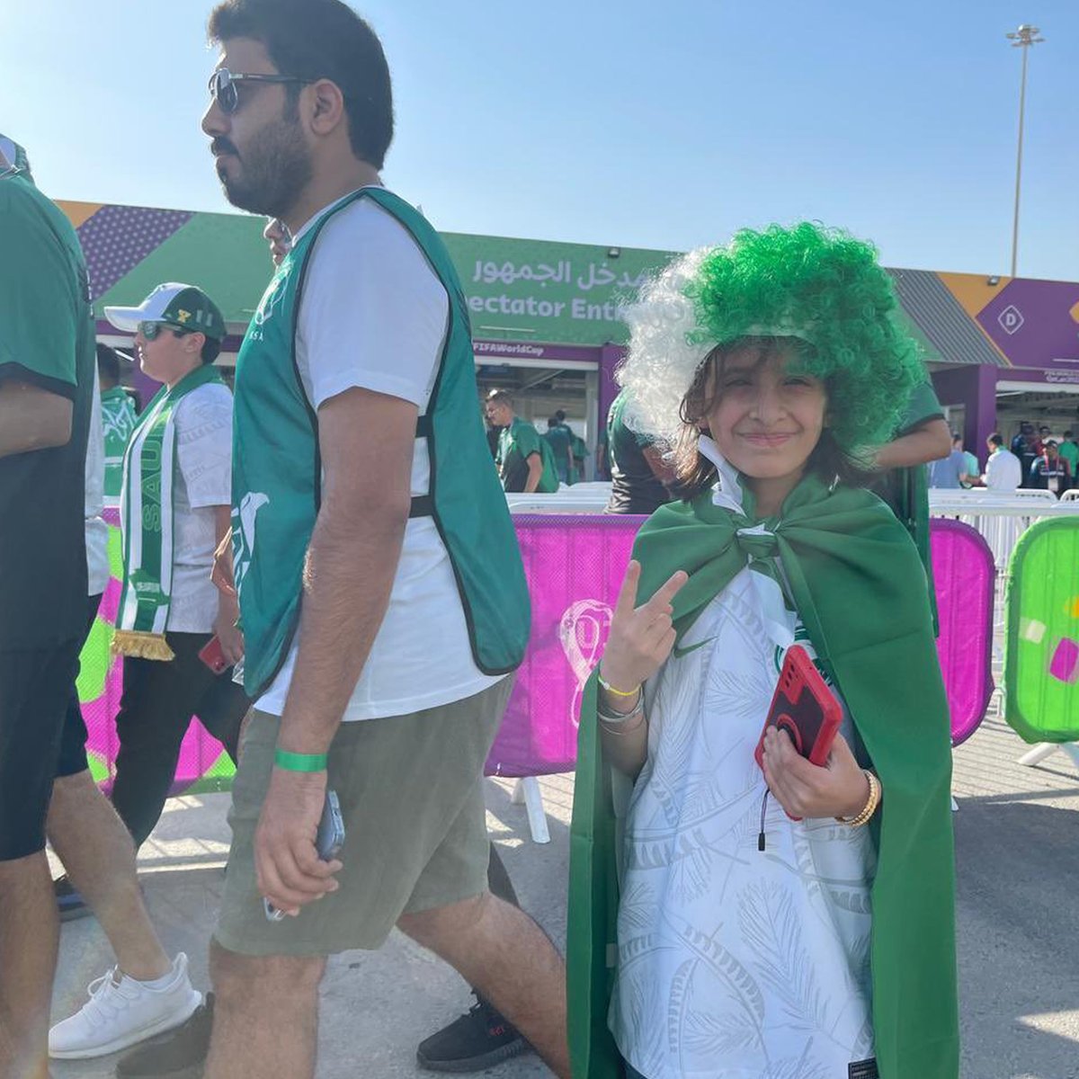 alqabas's tweet photo. #السعودية.. نحو مجد جديد في المونديال

• «الأخضر» في مواجهة #بولندا لحسم التأهل وتحقيق الحلم

• الجماهير تتوافد على استاد المدينة التعليمية لمؤازرة #الأخضر 

#السعودية_بولندا