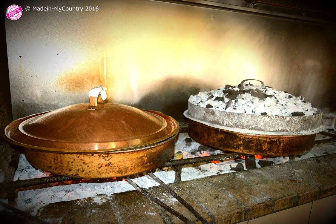 Madein_Dining's tweet photo. Local, traditional.. MadeinMycountry🍲
Sponsors of local history,culture and Art

"Village" style cooking w/charcoal top and bottom on the grill!!

#Grill,#VillageCooking,#Traditional,#LocalRecipes,#MadeinMycountry,#TraditionalStyleCooking,#BBQ,#LocalBBQ,#Charcoal,#LocalMeats https://t.co/tPuwcHOmpf