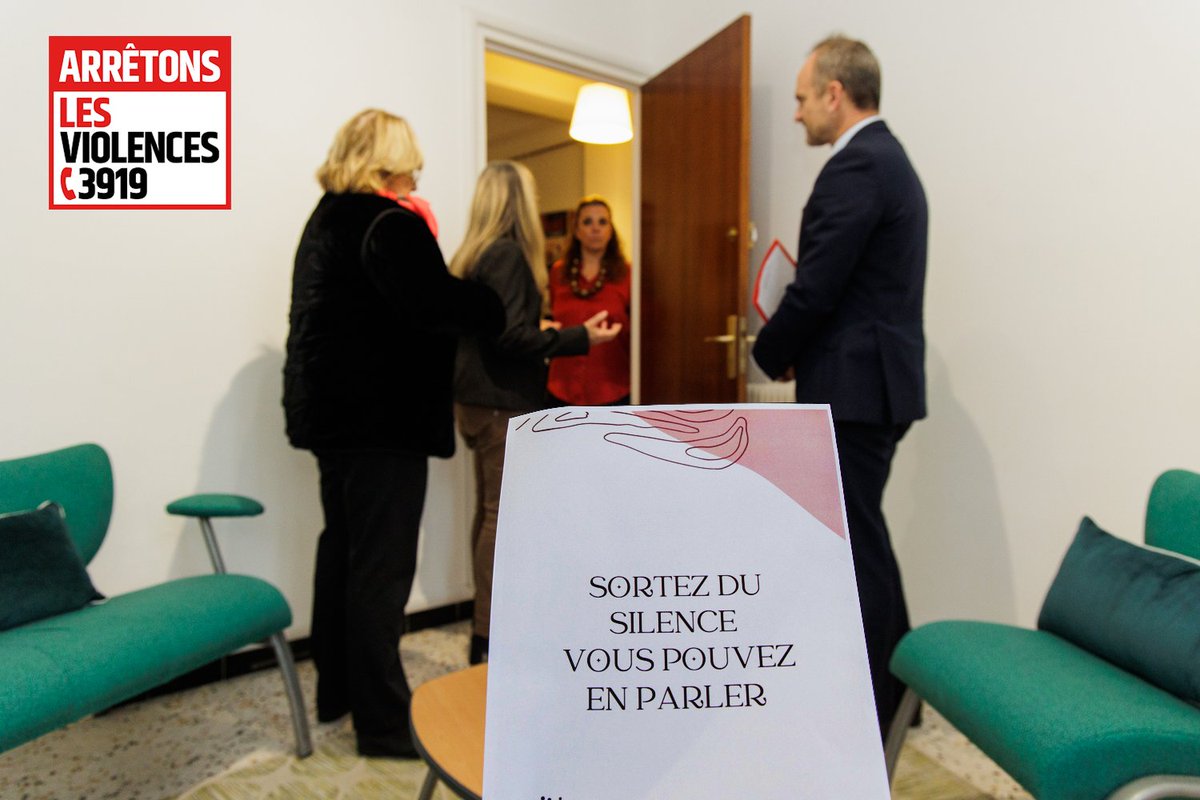 Prefet2aS's tweet photo. #journeeinternationale le secrétaire général pour les affaires de Corse et la directrice régionale aux droits des femmes et à l’égalité ont visité le nouvel accueil de jour dédié aux #femmesvictimesdeviolences, qui ouvrira ses portes le 1er décembre prochain à Ajaccio. https://t.co/c1JbEeWUpW