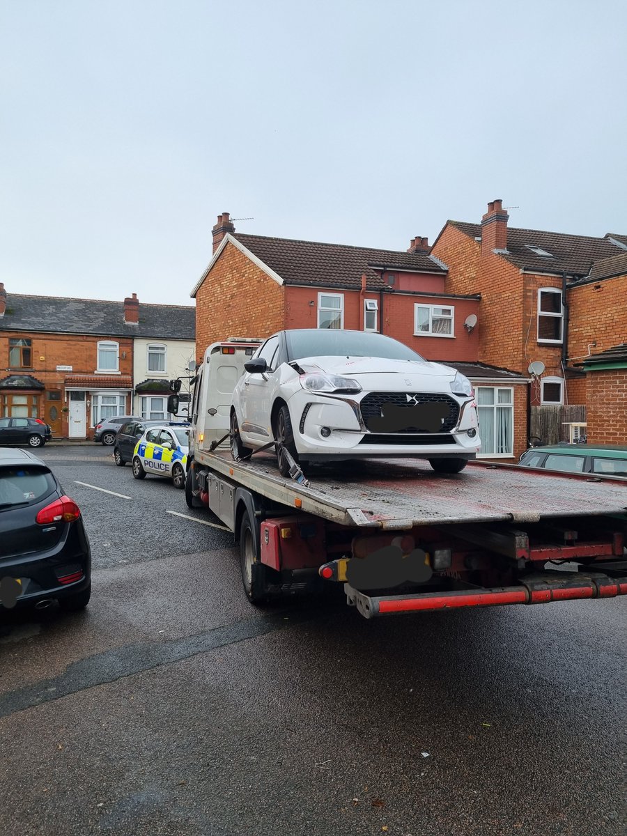 YardleyWMP's tweet photo. Two good results for officers this morning on the same road! A Ford seized for no tax and a Citreon recovered that was stolen back in August! #BEspotlight https://t.co/aa18nJFnyE