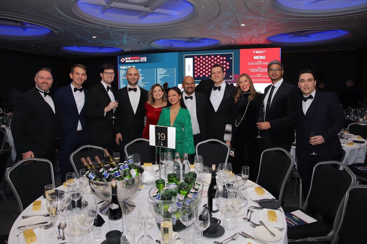 How it started… arrival at the <a href="/HandVNews/">ClaudiaHathway</a> <a href="/HVN_Plus/">H&V News</a> Awards at the Hilton Edgware Road with the team #hvawards #handvnews #handvawards #snapit #awards