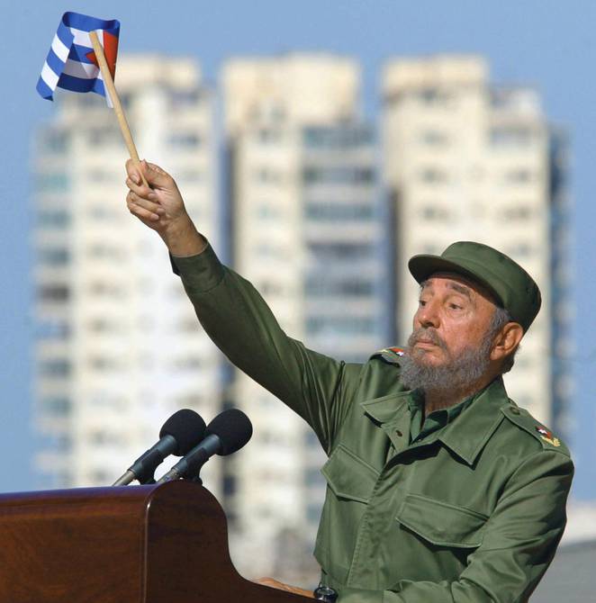 #FidelPorSiempre: (...) aquí son nuestros ciudadanos los que eligen, y hay mucho más que un partido: hay un partido que dirige, pero hay millones que postulan y millones que eligen. En ningún otro país hay más participación popular y democracia que en #Cuba'. Por eso #YoVotoEl27