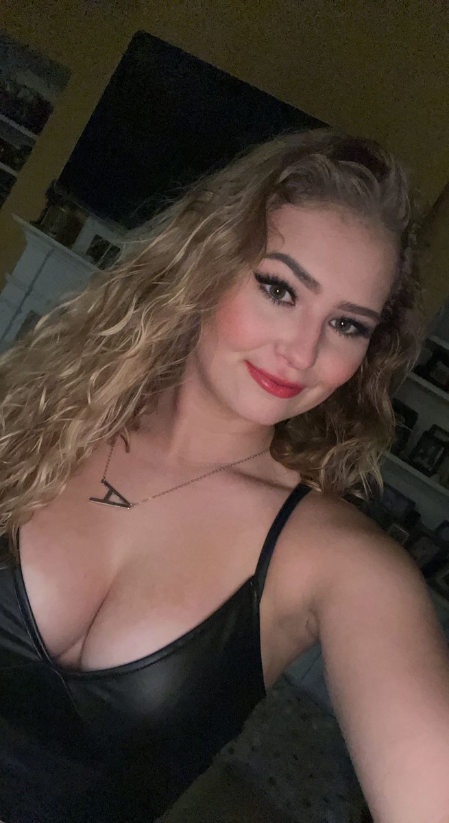 officialalyssacapps tweet media