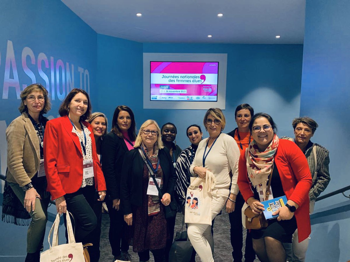 “Aussi longtemps qu'on s'entend, qu'on partage, on vit ensemble.” Simone Veil 
Les journées nationales des femmes élues se clôturent aujourd’hui. Que de rencontres enrichissantes,inspirantes!
#JNFE
