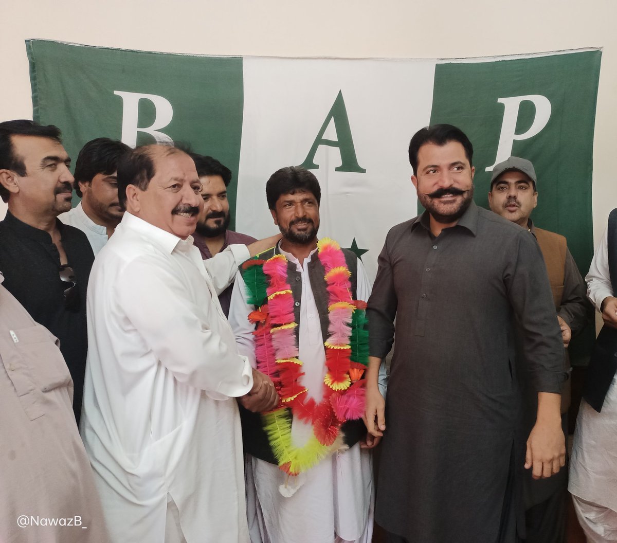 PPPKhuzdar's tweet photo. سردار عزیز محمد عمرانی میونسپل کارپوریشن خضدار کے مخصوص نشست برائے کسان، منیر بلوچ ورکر جبکہ اقلیتی رہنما دیوی داس اقلیت کی مخصوص نشست بلامقابلہ منتخب ہوگئے
آغا شکیل احمد درانی سردار بلندخان غلامانی میر محمد آصف جمالدینی نے ہار پہنا کر مبارک باد پیش کی https://t.co/pD12SYUevT