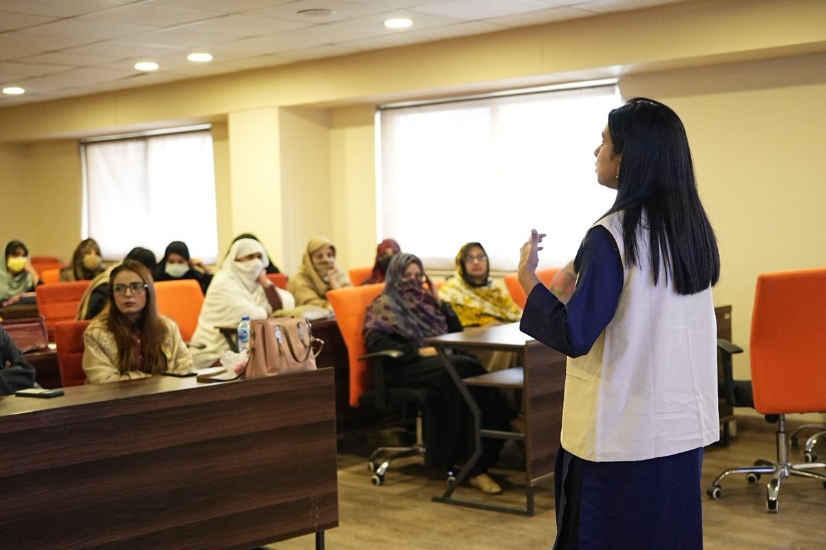 atomcamp's tweet image. Digital Skills are inevitable for a progressive future. And having women entrepreneurs in the digital business cloud is a gateway to a progressive future.

Wrapped up our 3-Day training in Peshawar 🙌🎉

Which city should we go to next? 🙌

#WomenofWecamp #TakeYourFirstStep