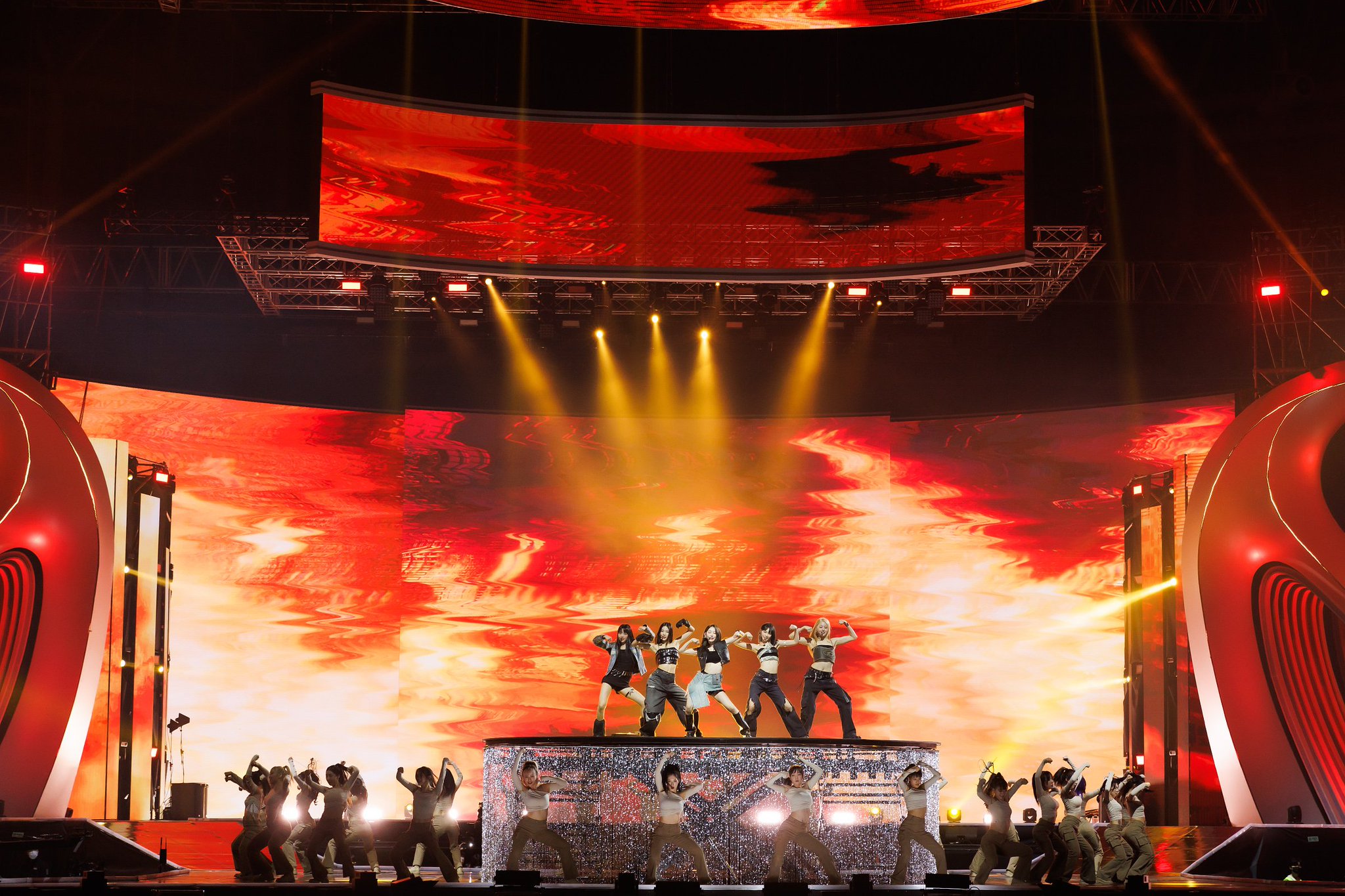 KpopHerald On Twitter MMA2022 Sharing Pictures Of le sserafim s 