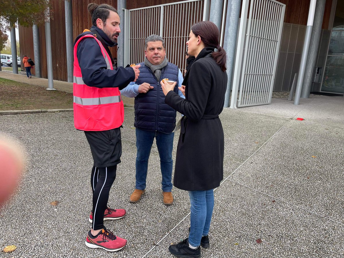 Villes pour Tous c’est aussi le sport sous le signe des activités pour tous au Complexe Alex Jany. Crossfit, course à pied, piscine, patinoire, golf…sont au rendez-vous. 

Ce matin, <a href="/juliepharamond/">Julie PHARAMOND</a> je suis venu lancer la course duo avec notre partenaire <a href="/ASEI_asso/">A.S.E.I</a>