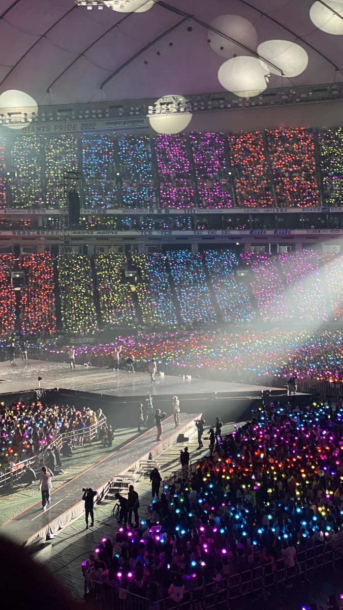 networkluv_v's tweet photo. 첫 도쿄돔 함께해서 행복했어 ✨ https://t.co/1vFDnAmnzs