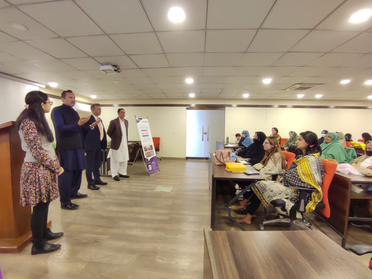 atomcamp's tweet image. Digital Skills are inevitable for a progressive future. And having women entrepreneurs in the digital business cloud is a gateway to a progressive future.

Wrapped up our 3-Day training in Peshawar 🙌🎉

Which city should we go to next? 🙌

#WomenofWecamp #TakeYourFirstStep