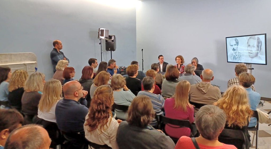 La <a href="/FundBertrana/">Fundació Prudenci Bertrana</a> presenta al <a href="/PalauGuell/">Palau Güell 🏛</a> l'itinerari literari “Els Bertrana a Barcelona” amb la seva presidenta <a href="/MVilallonga/">Mariàngela Vilallonga</a> acompanyada pel president delegat de l'Àrea de Cultura <a href="/joancarlesgc/">Joan Carles Garcia</a> i la curadora <a href="/mnunesal/">Maria Nunes</a>.
#ElsBertranaaBarcelona