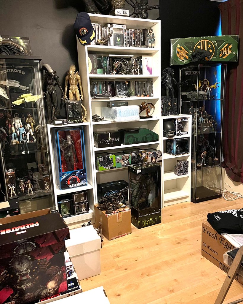 Unkle_Lee44's tweet photo. The ‘Hive’ is coming along nicely. Will do some more this weekend.
#alien #aliencollector #xenomorph #weylandyutani #mancave https://t.co/rrbdZTOJsE