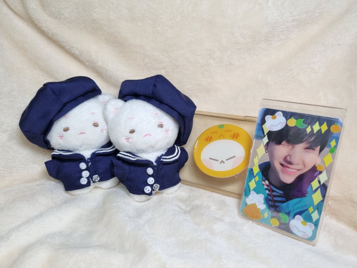 shubihobi's tweet image. 민슈링 전용옷장 세라복이 왔어요 &amp;gt;&amp;lt; 너무 예쁜 최종본 만들어주셔서 감사합니다 💜💜

슈멜이들 입히려고 옷장만 들였는데 입양증보니 솜깅이도 함께 들일껄 아쉽네요🥲 그립톡도 너무 귀욥고 깜찍해 잘쓰고 있습니다.. ! 

아니쥬 세라복🥺..윤기...
메..메리..ㅁ @minsuring