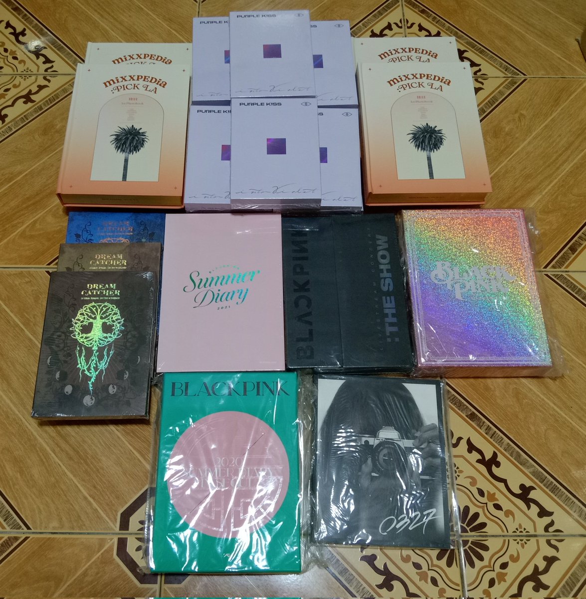 MerchHouse_'s tweet photo. 🎉BLACK FRIDAY SALE 🖤
SEALED/UNSEALED ALBUMS &amp; PHOTOBOOKS
10% OFF ***LIMITED TIME OFFER
NOV 26 - DEC 3 ONLY

#BLACKPINK      
#NMIXX
#PURPLEKISS
#Dreamcatcher
#LISA

Price in the photo below 🤗
DM us your orders while in stocks! https://t.co/ndKCJ1ZSdQ