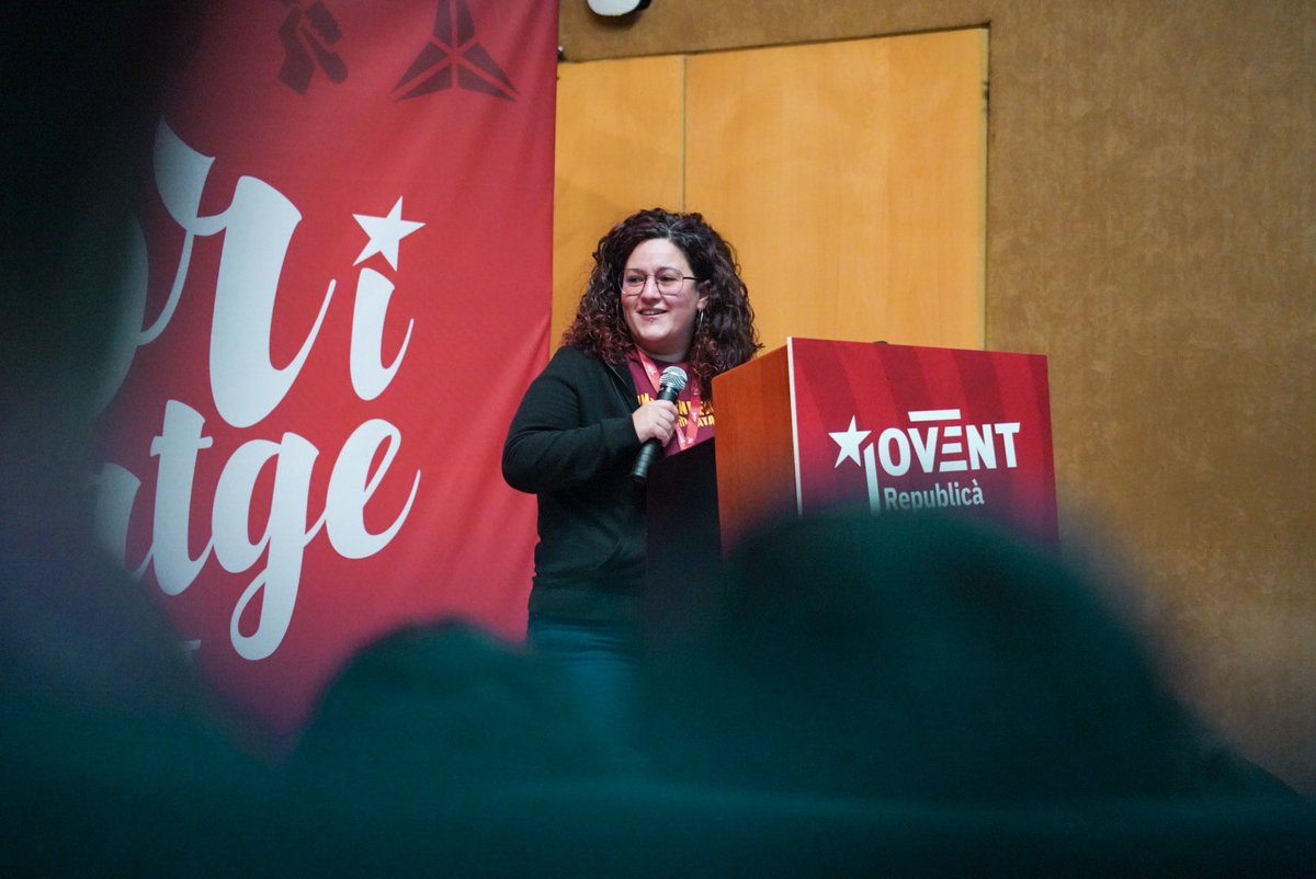 JoventRepublica's tweet photo. 💬 Fem balanç del cicle polític dels darrers dos anys, marcats per la superació de la pandèmia i l’inici d’una nova crisi econòmica i social

Tenim una organització sòlida per afrontar tots els reptes del futur! 💪#30CongrésJovent https://t.co/kcyRIAouDJ