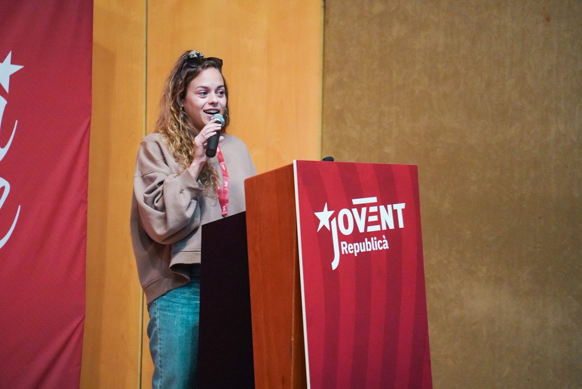 JoventRepublica's tweet photo. 💬 Fem balanç del cicle polític dels darrers dos anys, marcats per la superació de la pandèmia i l’inici d’una nova crisi econòmica i social

Tenim una organització sòlida per afrontar tots els reptes del futur! 💪#30CongrésJovent https://t.co/kcyRIAouDJ