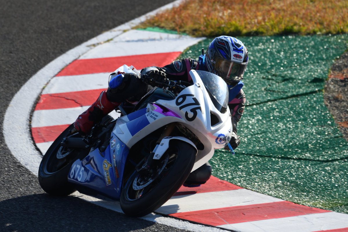 Suchiru093's tweet photo. 鈴鹿サンデーロードレース2022
NGK杯 ST600R
宮下隼紀選手!
#鈴鹿サンデーロードレース #NGK杯 #ST600R #宮下隼紀 #鈴鹿サーキット https://t.co/7LhBN2VpAF