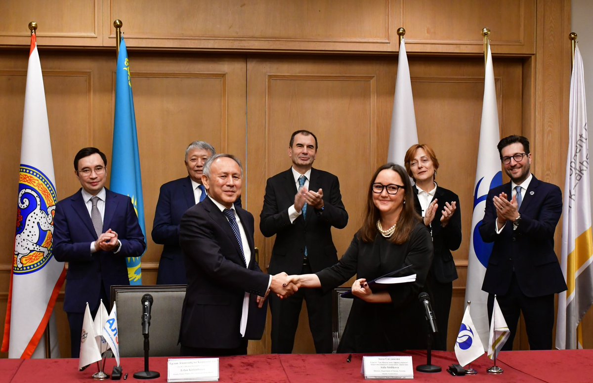 OzhanH's tweet photo. Extremely happy and proud that @EBRD is providing a major environmental relief for #Kazakhstan’s largest municipality #Almaty via a 15yr loan to @SamrukEnergy subsidiary for the modernisation of Combined Heat and Power Plant 2 #CHP2.
1/3 https://t.co/QMsDF9ncoO
