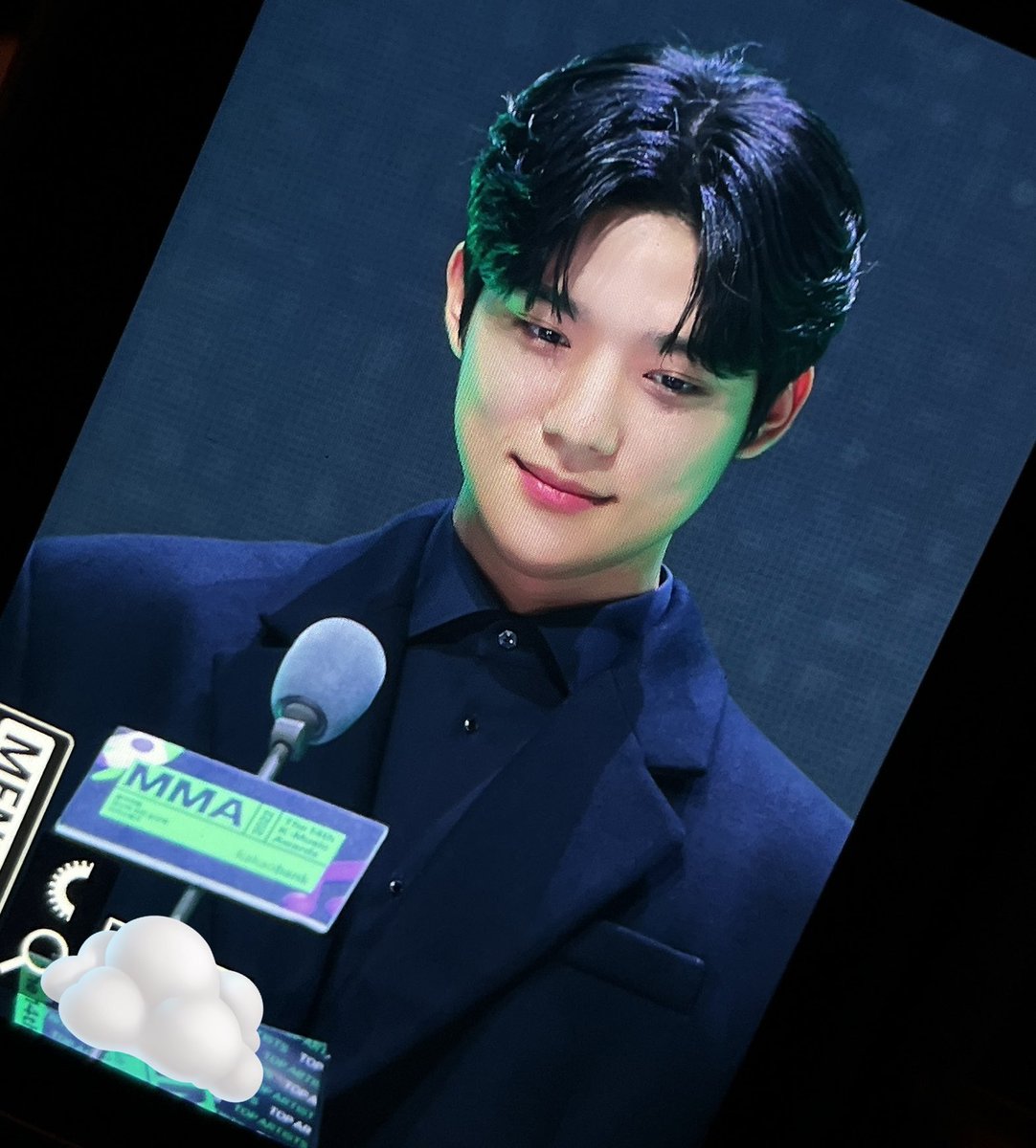 0414boy's tweet photo. 221126 멜론뮤직어워드 #문상민 
얼굴로 고척돔 찢었어 😱😱😱!!!!!!!!!! https://t.co/6CKOQKl14O