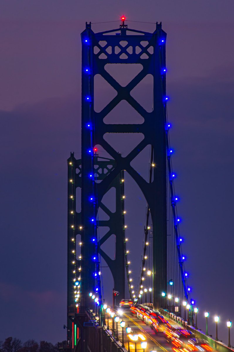 SeanDalyNews's tweet photo. a strong bridge at dusk
linking island to mainland
in Little Rhody
@wpri12 @PinpointWXTeam
#MountHopeBridge
#Newport
#Portsmouth
#Bristol https://t.co/77rlMye9bR