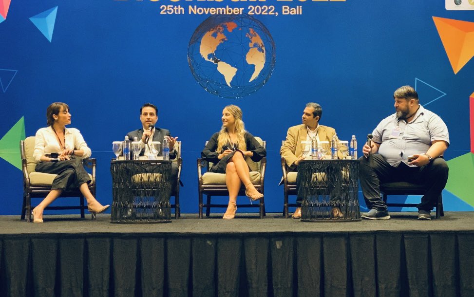 wavespodcast_'s tweet photo. Melissa Kurtcan, Vas Modinos, Kelly Lindeman @lindemandala , Bhavin Zaveri, &amp; Roberto Capodieci talk scalability, security, &amp; decentralization in 2023🙏🏻

#blockbali2022
 @Digitalogi https://t.co/oqpU9mRqvl