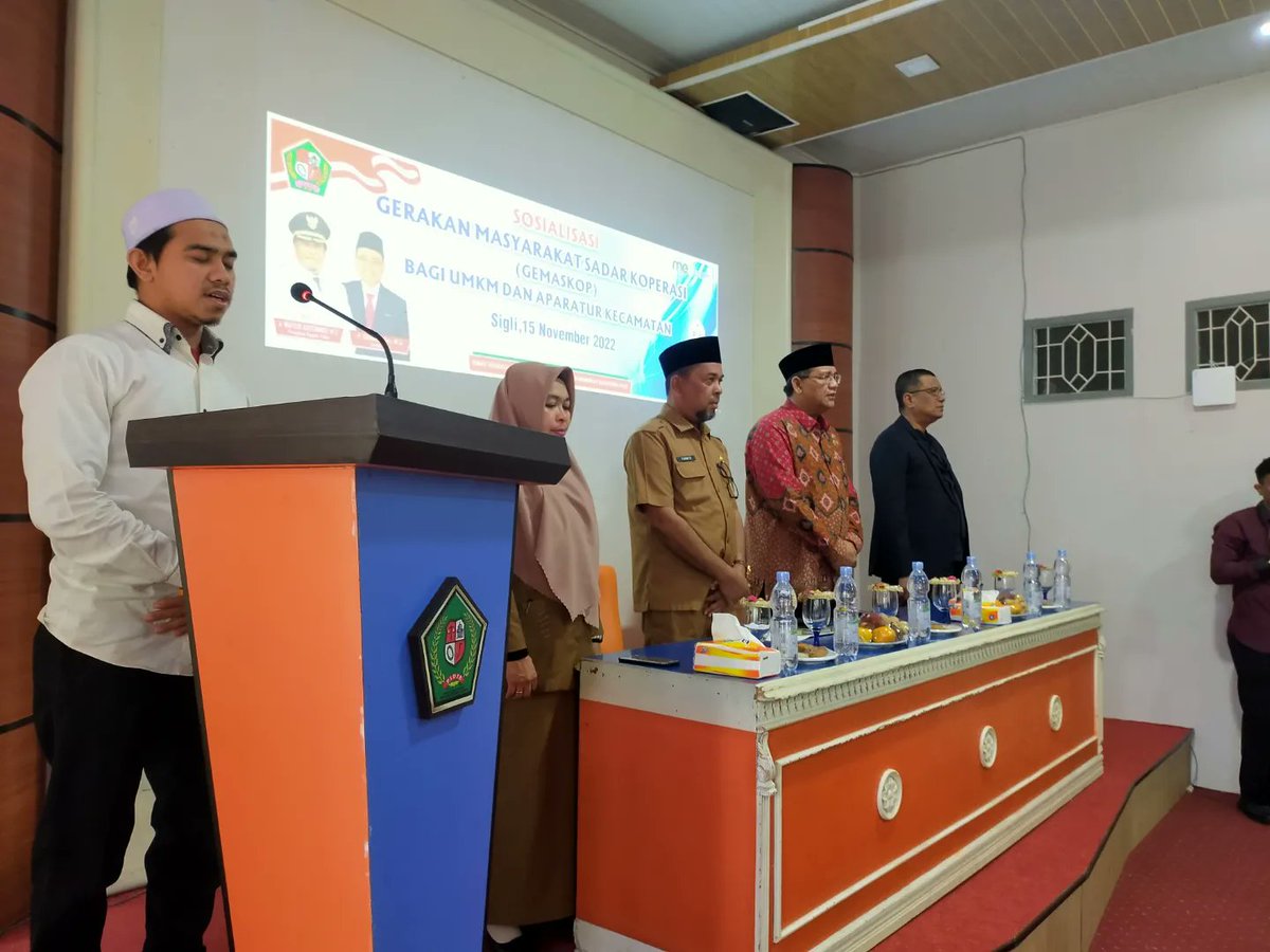 pie_npie's tweet photo. Giat selasa, 15 November 2022

Sosialisasi Gerakan Masyarakat Sadar Koperasi (GEMASKOP) bagi UMKM dan aparatur kecamatan di aula bappeda kab. Pidie

@PENYULUH_COOP
@kemenkopukm 

#ppklkemenkopukmri 
#kementeriankoperasidanukm 
#penyuluhkoperasi 
#ppklaceh 
#ppklpidie 
#depcoop https://t.co/CcRqQu1k7z