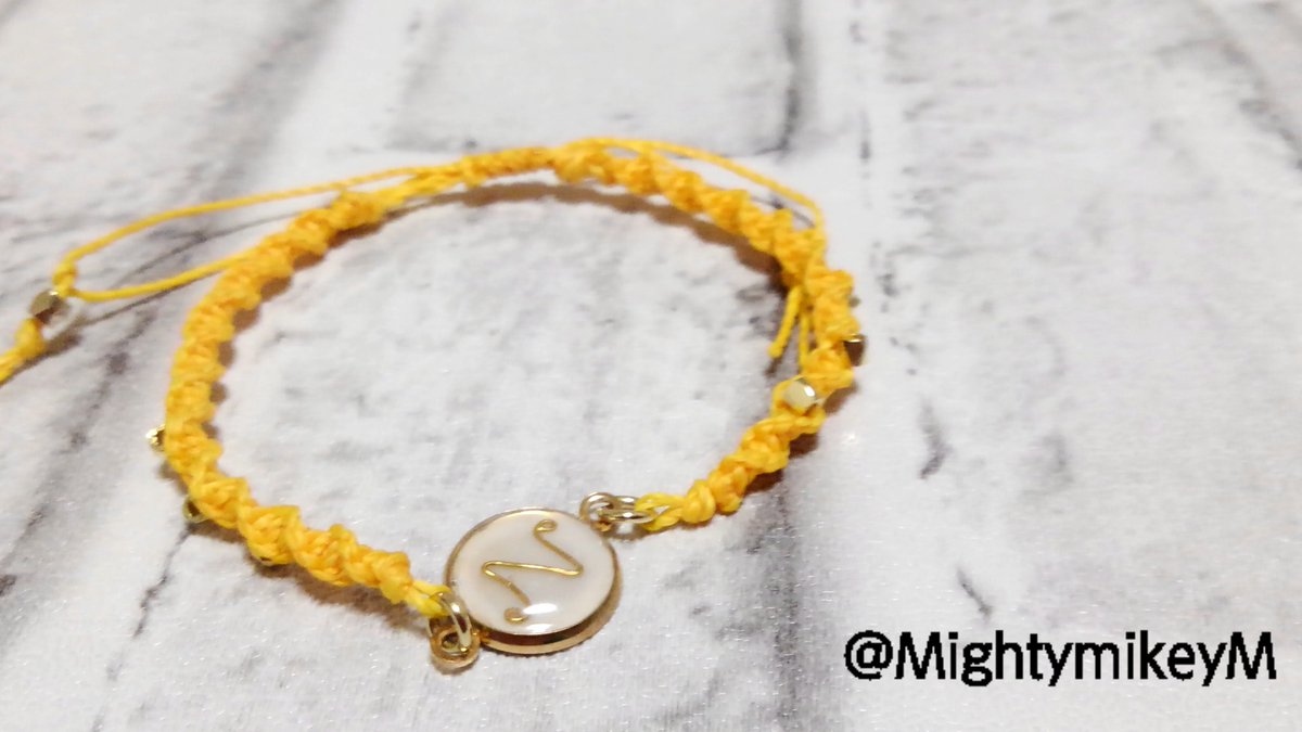 MightymikeyM's tweet photo. #サッポロモノヴィレッジ 1日目
友達の相方さんのブランド #simpleplanet のイニシャルブレスレットに新色が!!😆🎉
即決です!!
黄色=ニノ!!
可愛い~❤️
気になっていたピアスをイヤリングにしてくれる✨神対応✨
華奢だけど華やかで揺れると更に素敵なんだよ~😆 https://t.co/qY1UzJyDEt