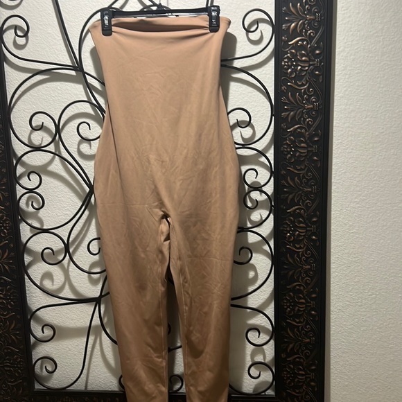 CAMPOS17's tweet photo. So good I had to share! Check out all the items I'm loving on @Poshmarkapp from @73c5bda246a94a8 #poshmark #fashion #style #shopmycloset #skims: https://t.co/YrH4Jba4PY https://t.co/UiWRm2bAno