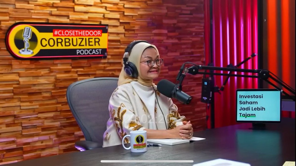 PolJokesID's tweet photo. Aneh bet ya, bukannya minta maaf sama tanggung jawab, Kepala BPOM malah pencitraan di podcast om botak. 🤦🏻🤦🏻 https://t.co/8CI79V3q5z