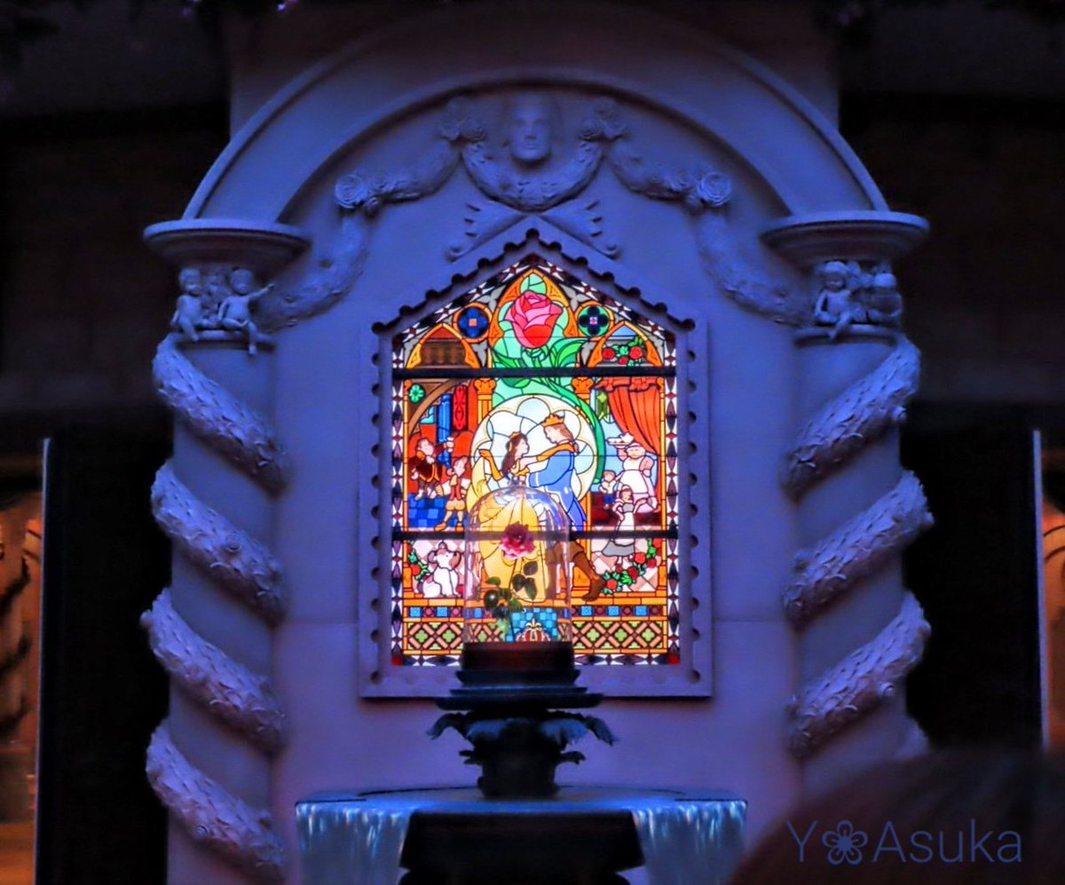 yumeasutw's tweet photo. 🏰🎈夢の国へ✨  ⑥

#美女と野獣魔法のものがたり 🌹
いよいよティーカップ型のライドに乗って物語を巡ります☕
最後は呪いが解けた
王子様とベルのダンスシーン🎶
美しい #ステンドグラス と
 #魔法のバラ 🌹✨

#東京ディズニーランド
#TDL
#20年ぶりの夢の国
#11月20日訪問
#a2022 #a1126 #a202211 https://t.co/NmfhGFJpur