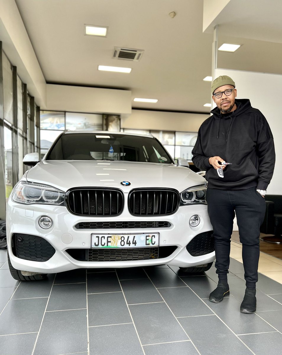 ACNkatu's tweet photo. JOY DELIVERED!! β
β
β
πππWe donβt stop delivering JOY!! Congratulations my outie!! Welcome to BMW Joy - #DealsByAnda #letsDoTheDeal @BMW_SA https://t.co/0xaQSOA0ir