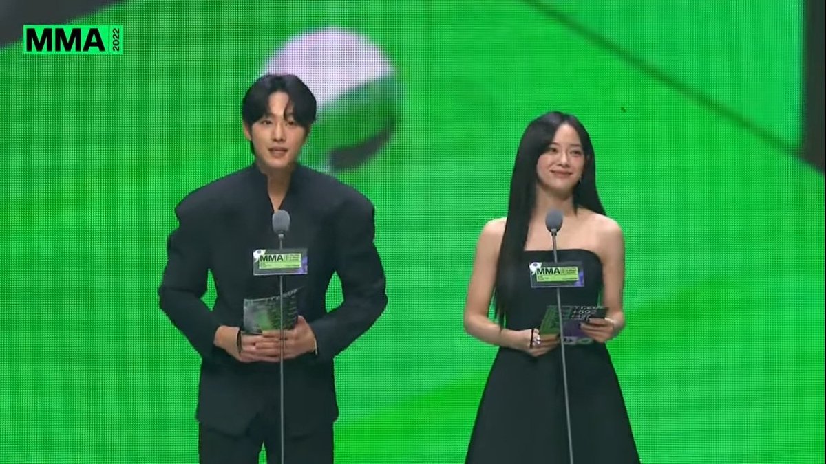 kdramatreats's tweet photo. Our Business Proposal couple #KimSejeong and #AhnHyoSeop as award presenters at #MMA2022 😭💛 https://t.co/koDpQZ7gMY