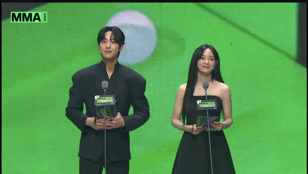kdramatreats's tweet photo. Our Business Proposal couple #KimSejeong and #AhnHyoSeop as award presenters at #MMA2022 😭💛 https://t.co/koDpQZ7gMY