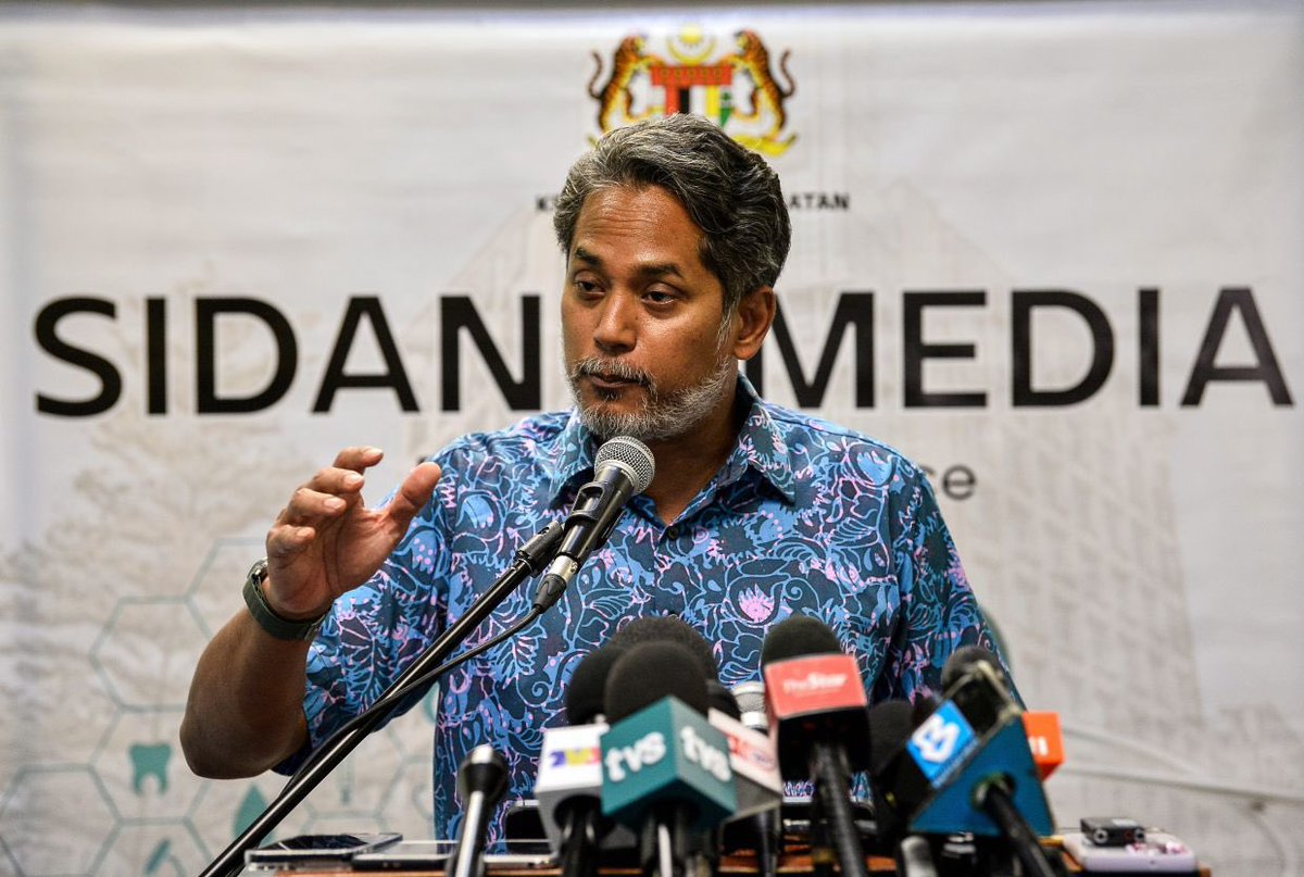 tankengliang's tweet photo. do you think @Khairykj should be part of the Unity Government’s Cabinet of Ministers under PM @anwaribrahim ?

“Retweet” or “Like” - Agree

“Comment” - Disagree

#AnwarIbrahim 
#khairy
#Malaysia https://t.co/F2f0DMnv9k